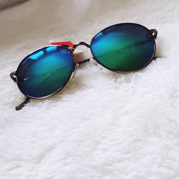 Blaine Bright Green Polarized Mirrored Sunglasses - Picture 2 of 14